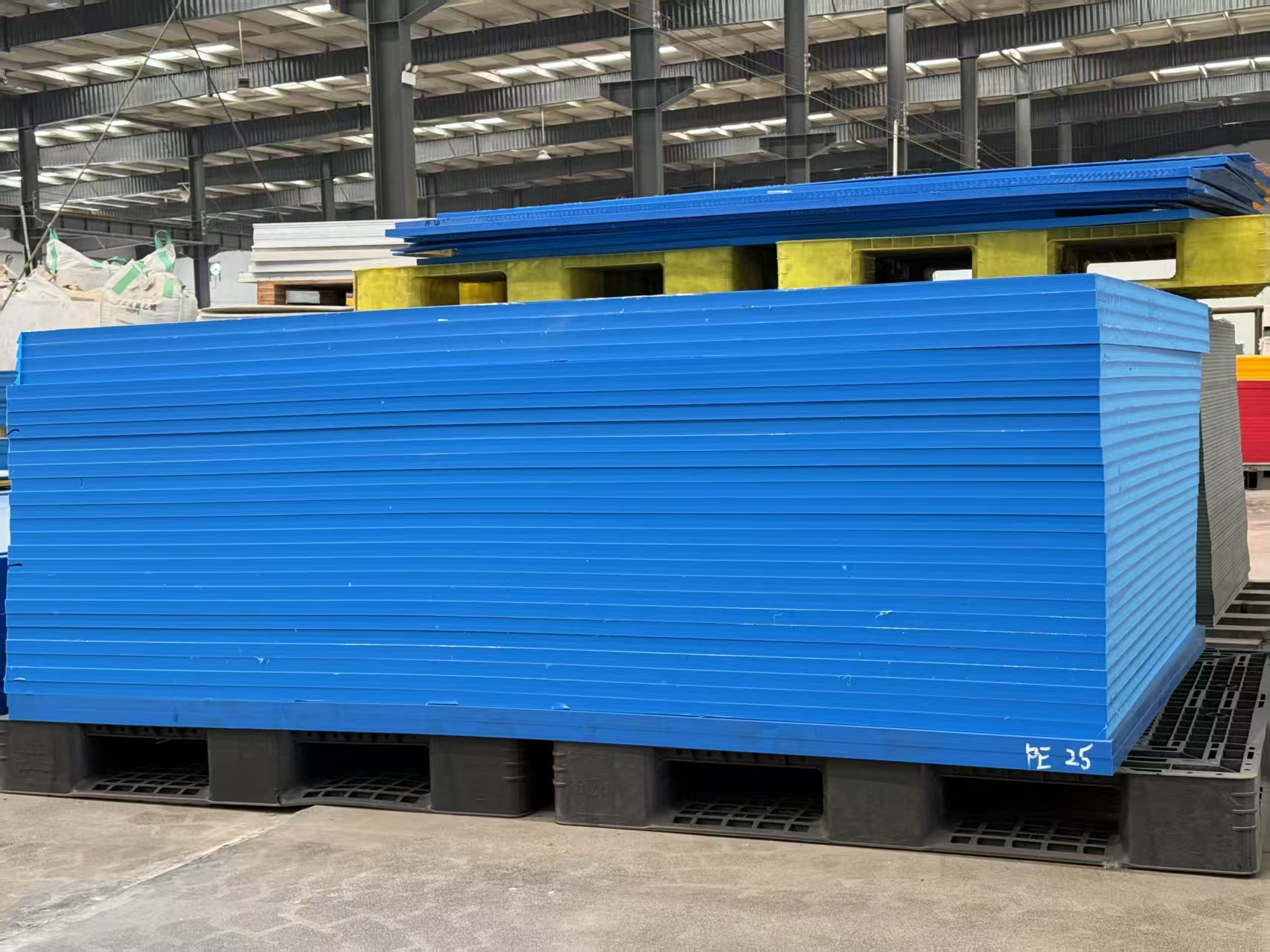 PE-Platten in verschiedenen Farben