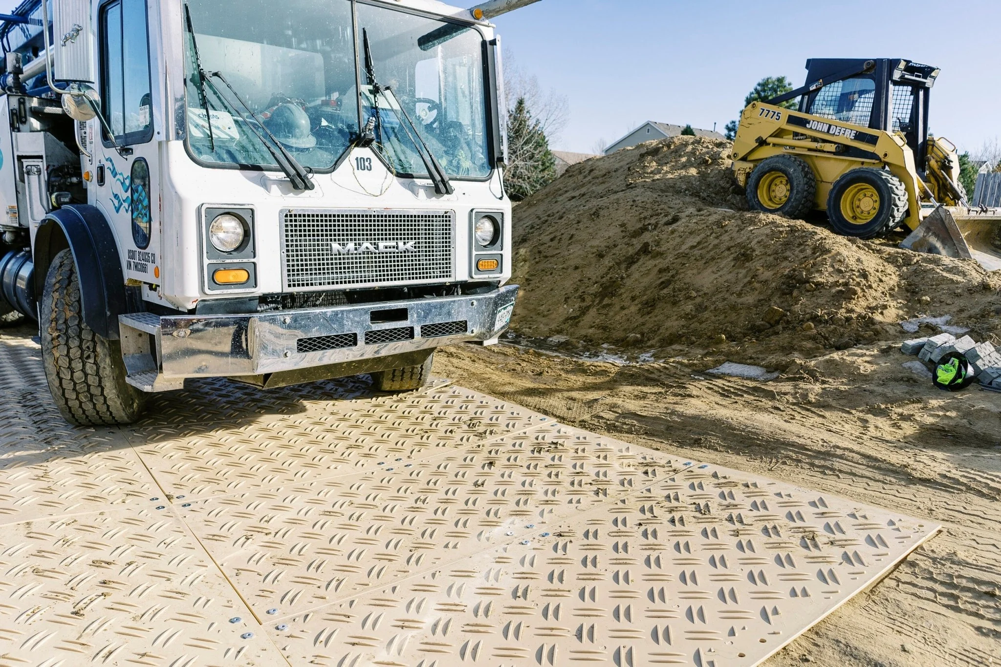 HDPE Ground Protection Mats vs Plywood: Which Is Better for Temporary Site Access?